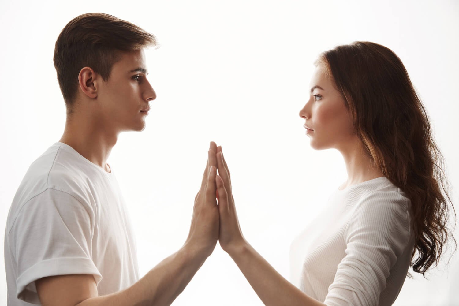 Como o conhecimento sobre as linguagens do amor pode fortalecer o relacionamento amoroso?